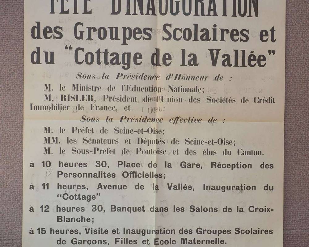 Affiche de l'inauguration des groupes scolaires de Saint-Leu-la-Forêt